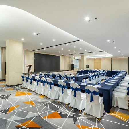 Holiday Inn Express Chengdu Tianfu Square By Ihg - Chunxi Road And Kuanzhai Alley Екстериор снимка
