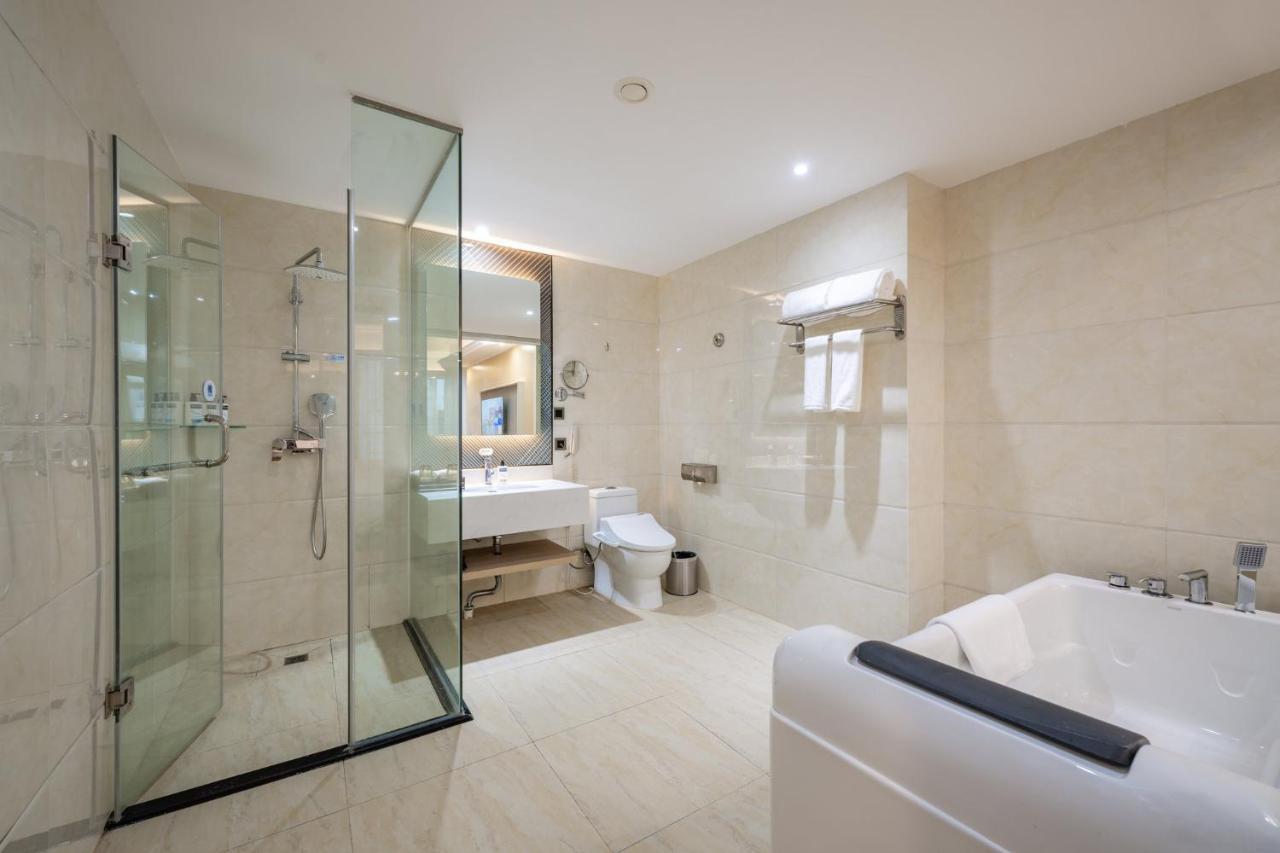 Holiday Inn Express Chengdu Tianfu Square By Ihg - Chunxi Road And Kuanzhai Alley Екстериор снимка