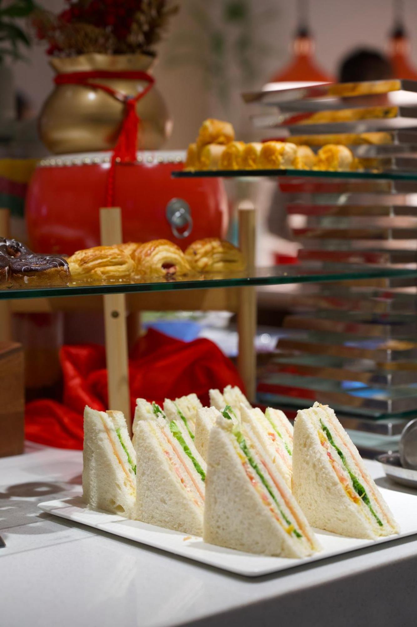 Holiday Inn Express Chengdu Tianfu Square By Ihg - Chunxi Road And Kuanzhai Alley Екстериор снимка